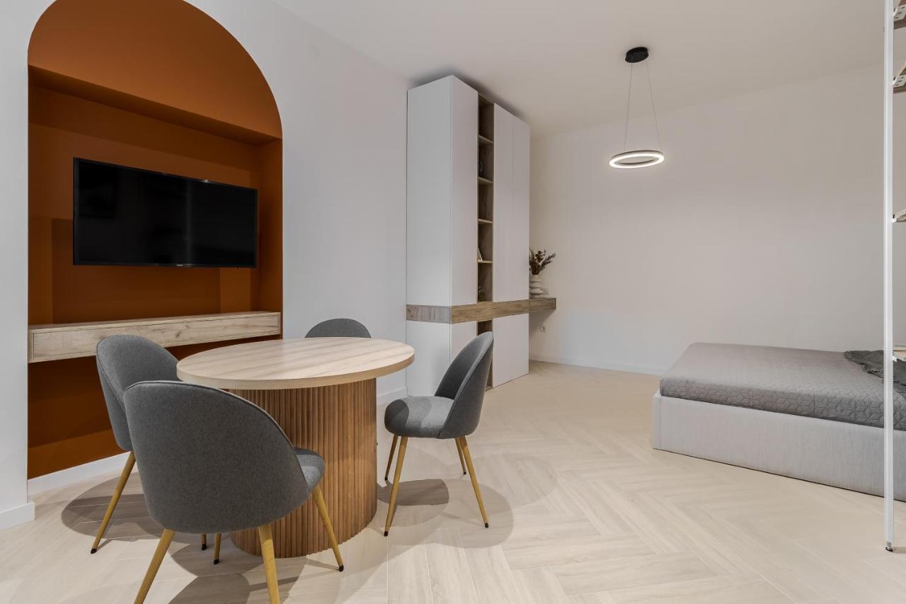 Inshiapartments On Ferentsa Lista Str Lviv Exterior foto